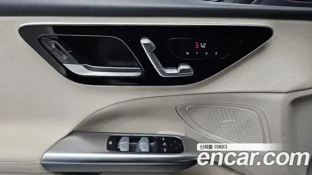 Mercedes-Benz C-Class 2023 — ფოტო 27/30