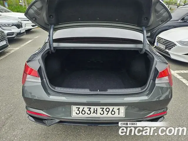 Hyundai The New Avante Hybrid 2021 — Photo 3/20