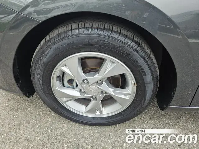 Hyundai The New Avante Hybrid 2021 — Photo 5/20