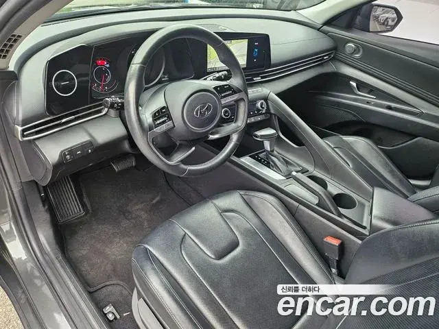 Hyundai The New Avante Hybrid 2021 — Photo 15/20
