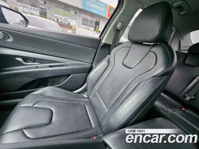 Hyundai The New Avante Hybrid 2021 — Photo 14/20