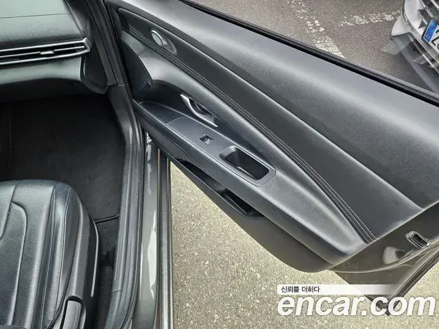 Hyundai The New Avante Hybrid 2021 — Photo 12/20