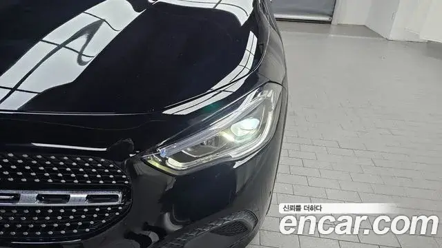 Mercedes-Benz GLA-Class 2021 — Şəkil 21/30