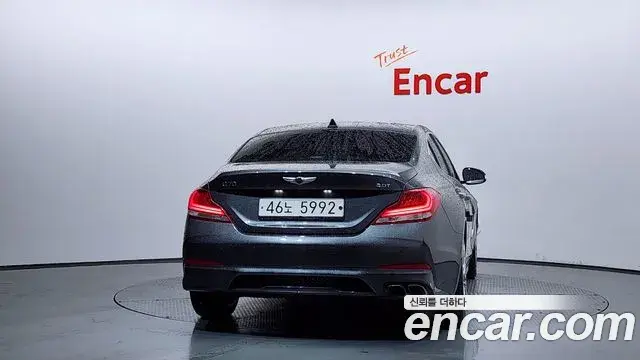 Genesis G70 2019 — ფოტო 30/35