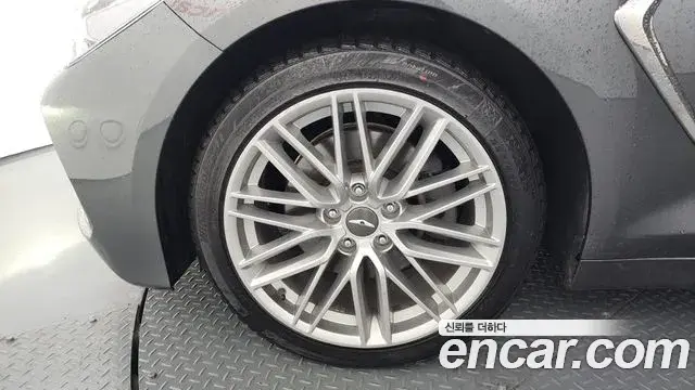 Genesis G70 2019 — ფოტო 15/35