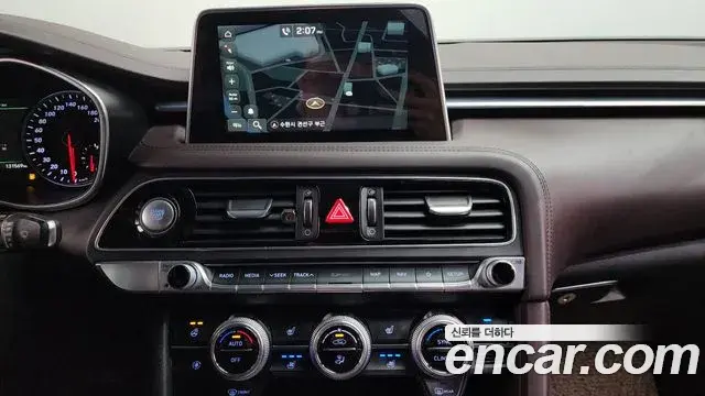 Genesis G70 2019 — ფოტო 16/35