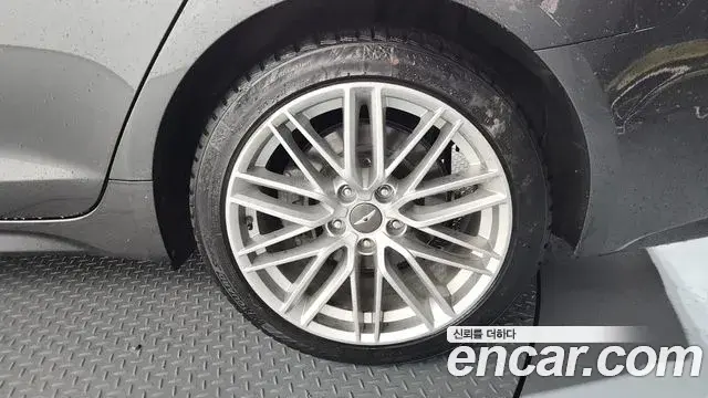 Genesis G70 2019 — ფოტო 28/35