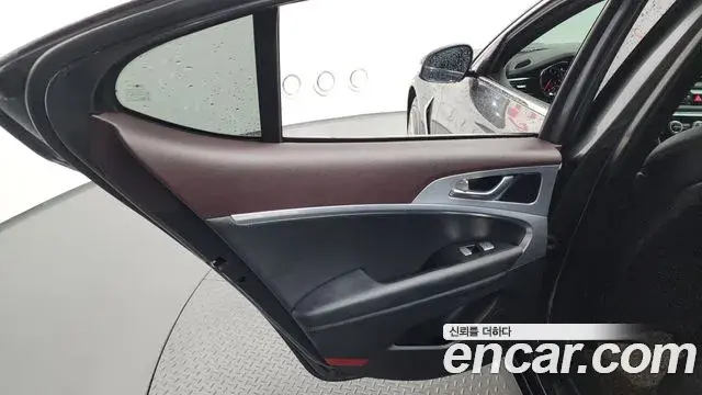 Genesis G70 2019 — ფოტო 23/35