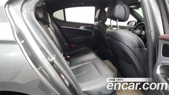 Genesis G70 2019 — ფოტო 11/35