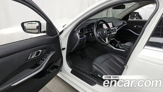 BMW 3 Series 2019 — Фото 10/20
