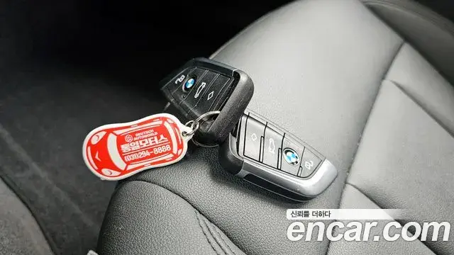 BMW 3 Series 2019 — Şəkil 14/35