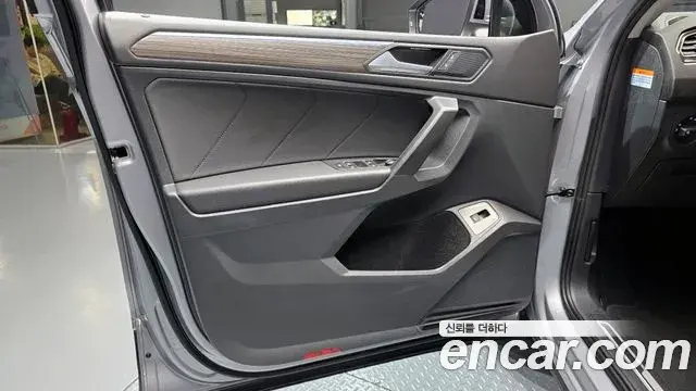 Volkswagen Tiguan Allspace 2022 — ფოტო 26/40