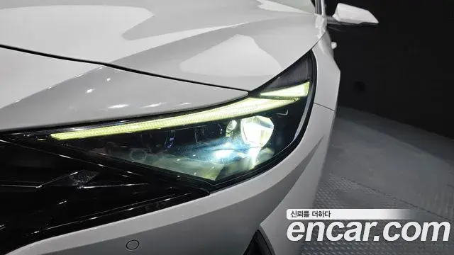 Hyundai The New Avante Hybrid 2020 — ფოტო 8/30