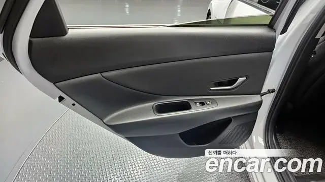 Hyundai The New Avante Hybrid 2020 — ფოტო 18/30