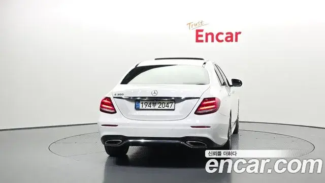 Mercedes-Benz E-Class 2019 — Фото 4/20