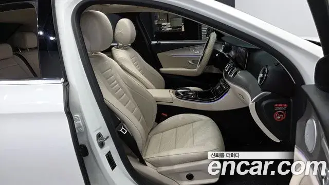 Mercedes-Benz E-Class 2019 — Фото 11/20