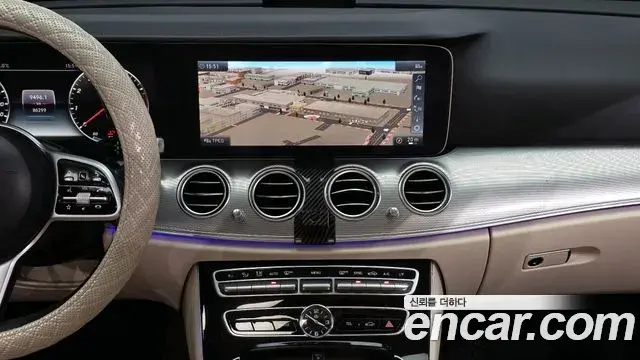 Mercedes-Benz E-Class 2019 — Фото 14/20