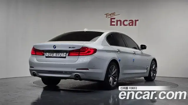 BMW 5 Series 2018 — Фото 2/20