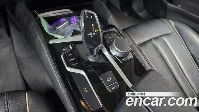 BMW 5 Series 2018 — Фото 9/20