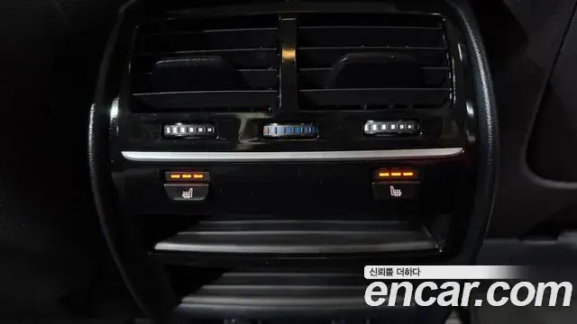 BMW 5 Series 2018 — Фото 18/20