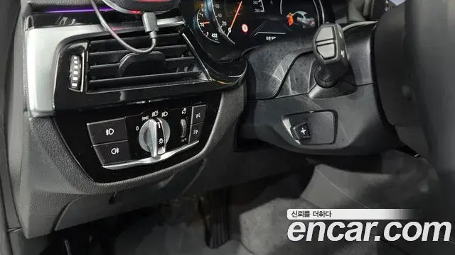 BMW 5 Series 2018 — ფოტო 4/34