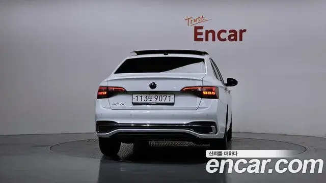 Volkswagen Jetta 2024 — ფოტო 26/35