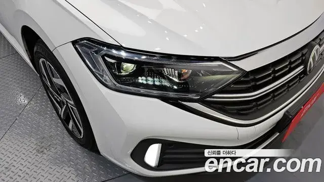 Volkswagen Jetta 2024 — ფოტო 4/35