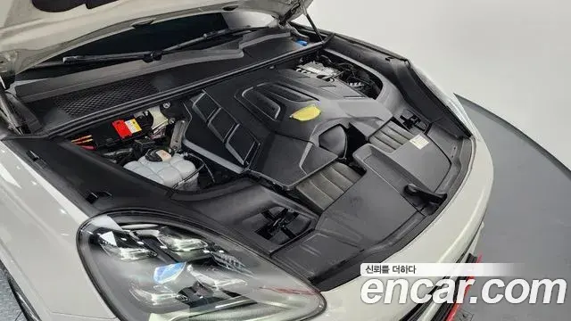Porsche Cayenne 2021 — Şəkil 28/40
