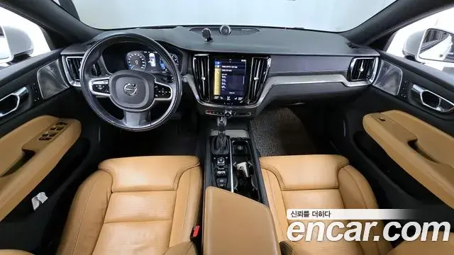 Volvo V60 Cross Country 2020 — ფოტო 29/33