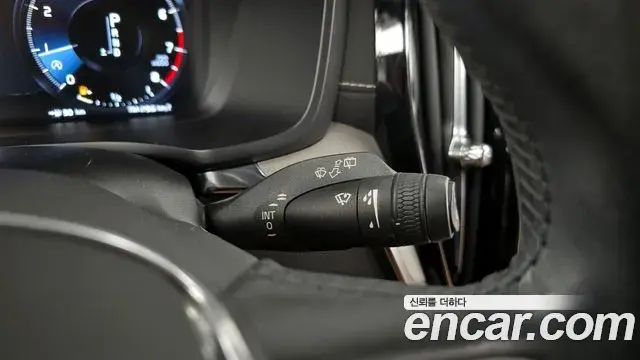 Volvo V60 Cross Country 2020 — ფოტო 4/33
