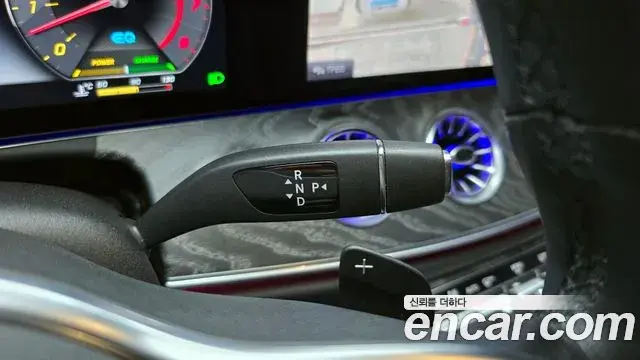 Mercedes-Benz CLS-Class 2020 — Photo 7/20