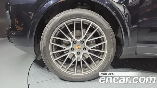 Porsche Cayenne 2020 — Şəkil 14/32