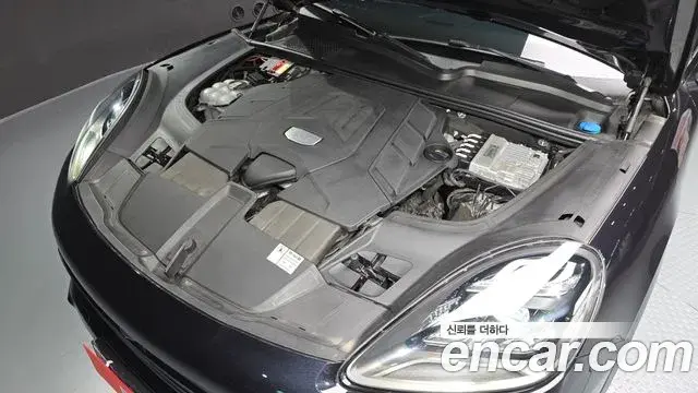 Porsche Cayenne 2020 — Şəkil 10/32