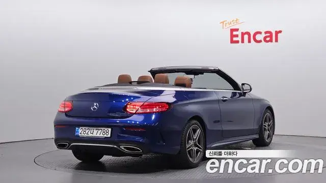 Mercedes-Benz C-Class 2019 — Photo 4/30