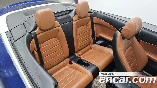 Mercedes-Benz C-Class 2019 — Photo 12/30
