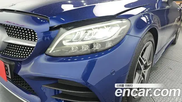 Mercedes-Benz C-Class 2019 — Photo 13/30