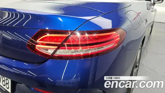 Mercedes-Benz C-Class 2019 — Photo 17/30