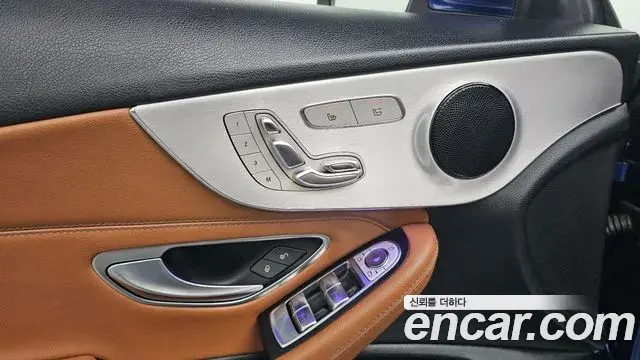 Mercedes-Benz C-Class 2019 — Photo 24/30