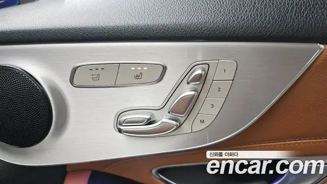 Mercedes-Benz C-Class 2019 — Photo 11/30