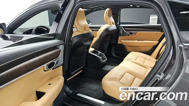 Volvo S90 2022 — Photo 8/20