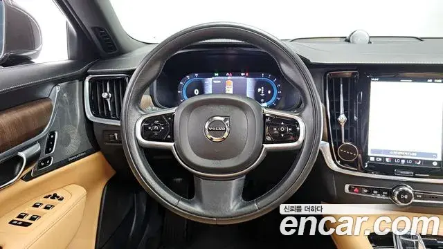 Volvo S90 2022 — Photo 9/20