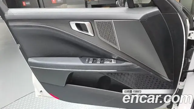 Kia K8 2025 — Şəkil 10/31