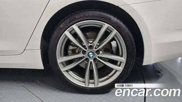 BMW 5 Series 2020 — Şəkil 22/33