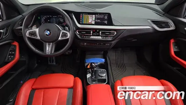 BMW 1 Series 2024 — Photo 9/20