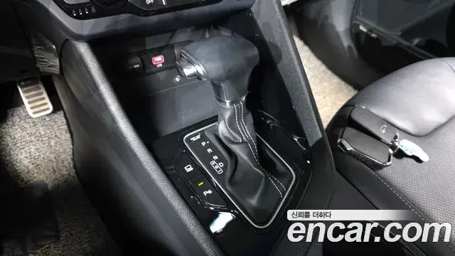 Kia Niro 2021 — ფოტო 20/30