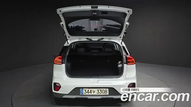 Kia Niro 2021 — ფოტო 30/30