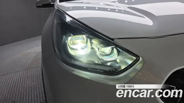 Kia Niro 2021 — ფოტო 22/30
