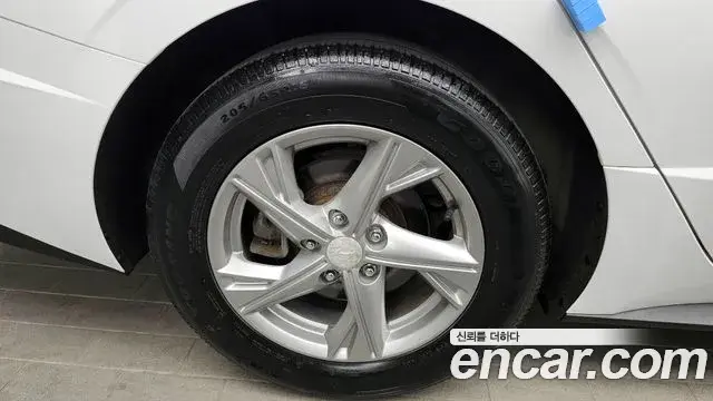 Hyundai Sonata Hybrid 2019 — Şəkil 18/32