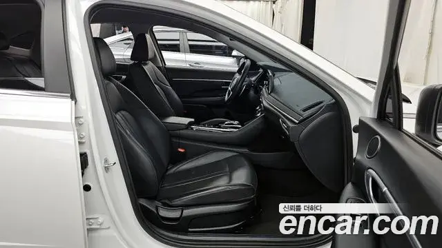 Hyundai Sonata Hybrid 2019 — Şəkil 26/32