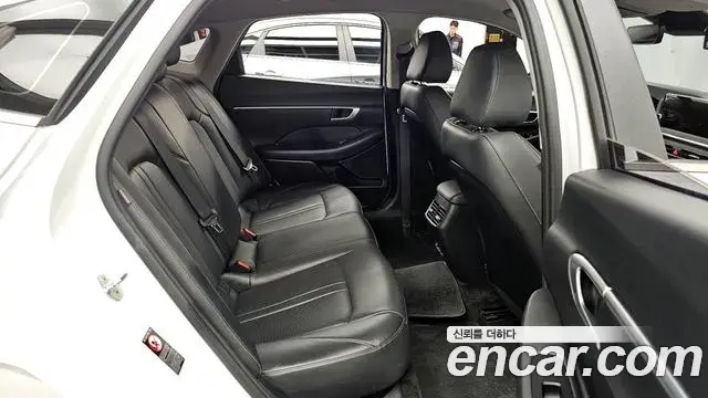 Hyundai Sonata Hybrid 2019 — Şəkil 8/32